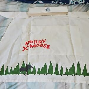 NWT Life Is Good Merry X-Moose Apron